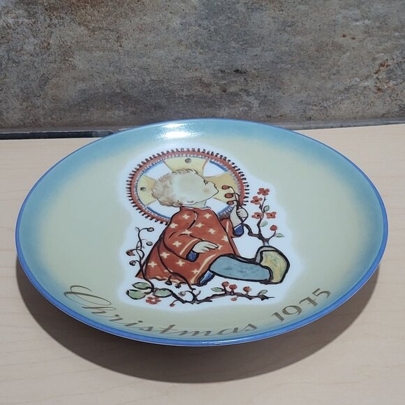 Schmid Hummel Christmas Plate 1975 Christmas Child Decorative Wall Hanging Plate - Picture 10 of 11